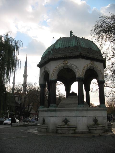 в городе